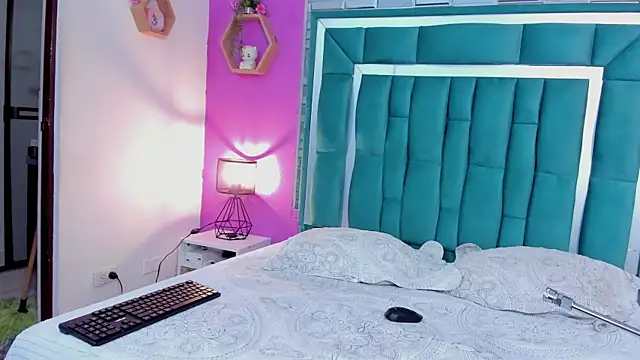 LORENSCOLLINS online show from 02.14.26