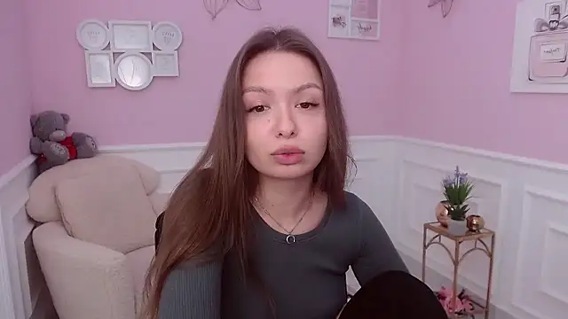 Snapshot of LucySkilar chatting on 12.05.24 LucySkilar online show from 12.05.24