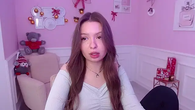 Snapshot of LucySkilar chatting on 12.30.24 LucySkilar online show from 12.30.24