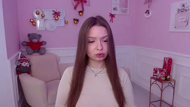 Snapshot of LucySkilar chatting on 12.31.24 LucySkilar online show from 12.31.24