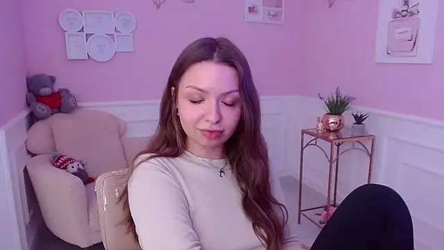 Snapshot of LucySkilar chatting on 01.26.25 LucySkilar online show from 01.26.25