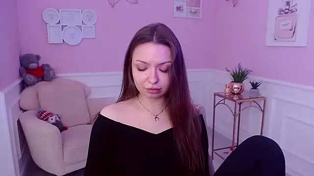 Snapshot of LucySkilar chatting on 01.27.25 LucySkilar online show from 01.27.25