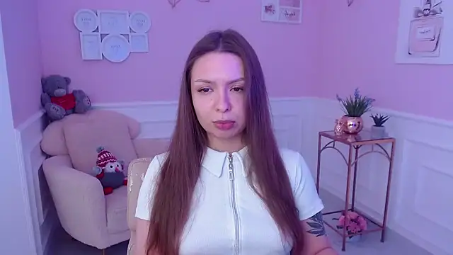 Snapshot of LucySkilar chatting on 01.28.25 LucySkilar online show from 01.28.25