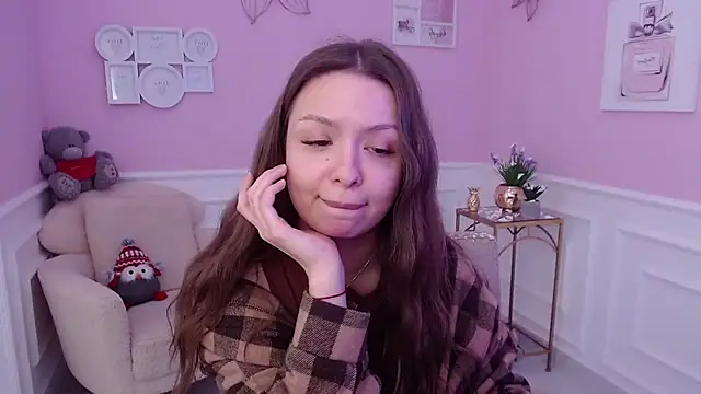 Snapshot of LucySkilar chatting on 03.16.25 LucySkilar online show from 03.16.25