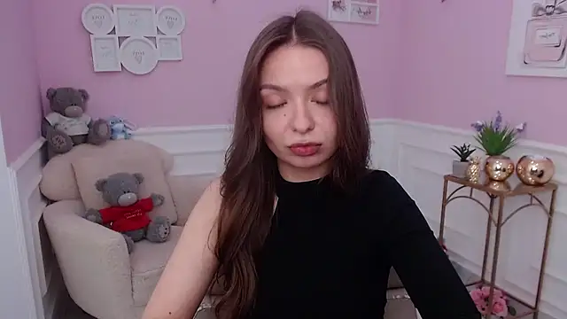 Snapshot of LucySkilar chatting on 09.09.25 LucySkilar online show from 09.09.25