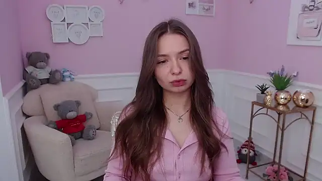 Snapshot of LucySkilar chatting on 09.12.25 LucySkilar online show from 09.12.25