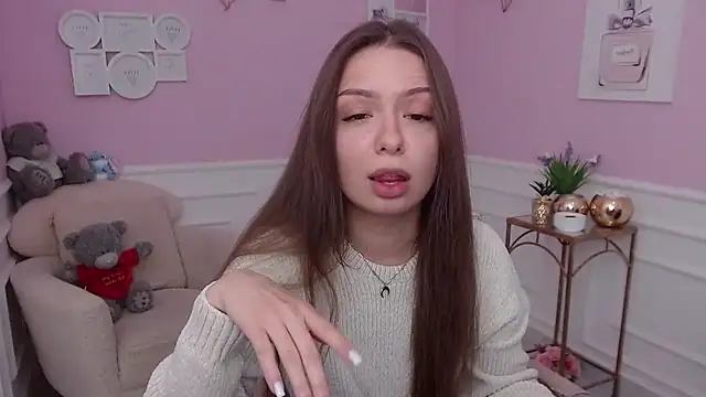 Snapshot of LucySkilar chatting on 11.02.25 LucySkilar online show from 11.02.25