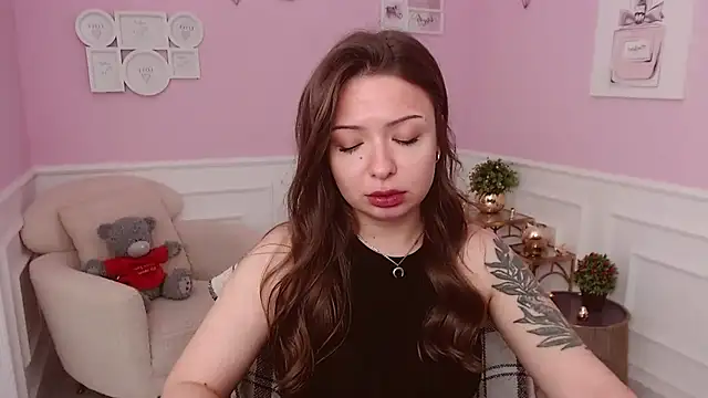 LucySkilar online show from 06.29.26
