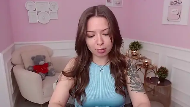 LucySkilar online show from 07.09.26