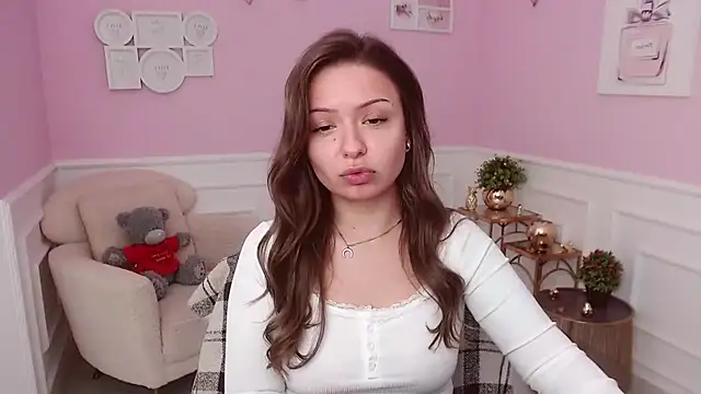 LucySkilar online show from 07.10.26