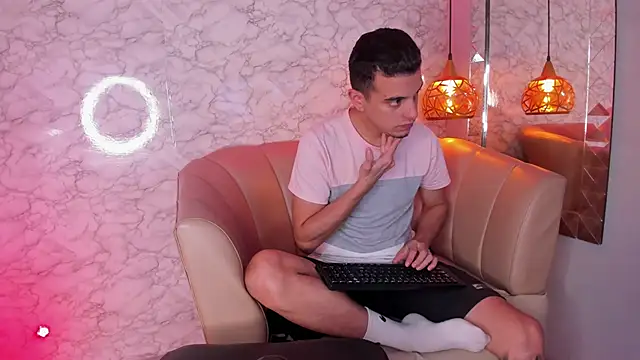 Maximo   online show from 10.03.25