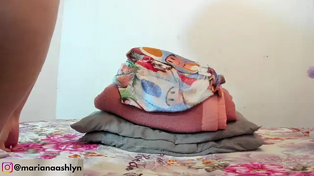 Melaniegirl17 online show from 10.02.25