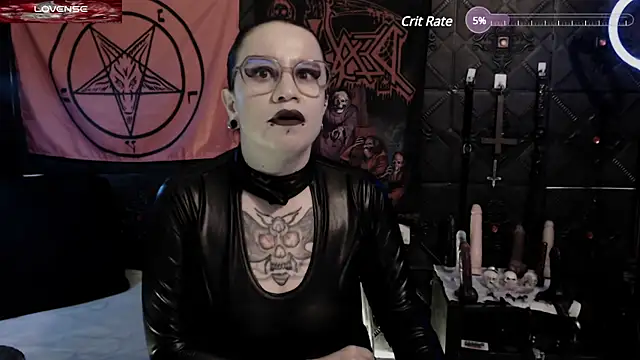 Snapshot of Evil_Queen_666 chatting on 01.30.25 Evil Queen 666 online show from 01.30.25