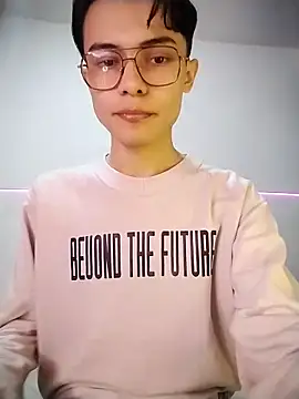 Snapshot of Dmitri_Aksnes chatting on 11.15.25 Dmitri Aksnes online show from 11.15.25