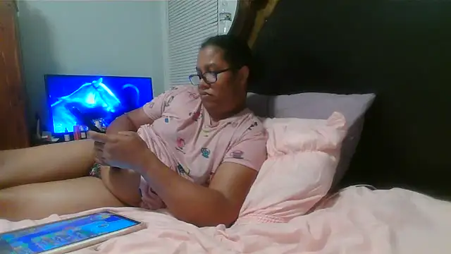ebonyred online show from 04.28.26