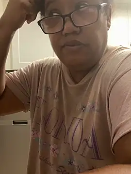 Snapshot of ebonyred chatting on 05.12.26 ebonyred online show from 05.12.26
