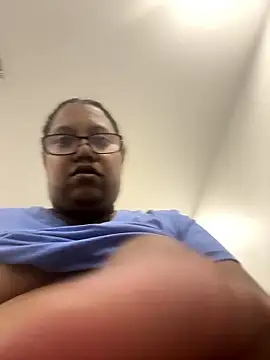 Snapshot of ebonyred chatting on 06.05.26 ebonyred online show from 06.05.26