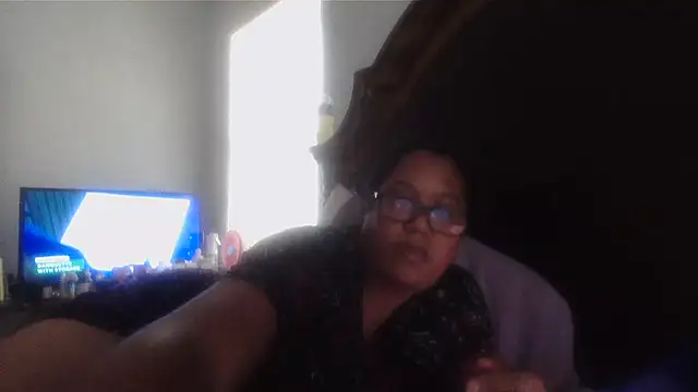 Snapshot of ebonyred chatting on 07.18.26 ebonyred online show from 07.18.26