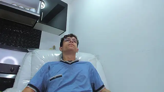 Snapshot of AgarEvans chatting on 12.03.24 AgarEvans online show from 12.03.24