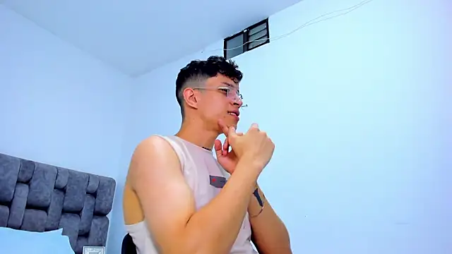 Snapshot of AgarEvans chatting on 12.29.24 AgarEvans online show from 12.29.24