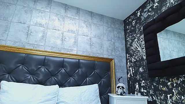 Snapshot of AgarEvans chatting on 02.05.25 AgarEvans online show from 02.05.25