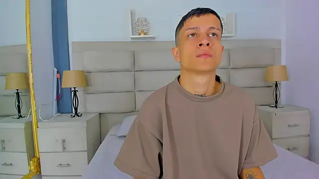 Snapshot of AgarEvans chatting on 11.29.25 AgarEvans online show from 11.29.25