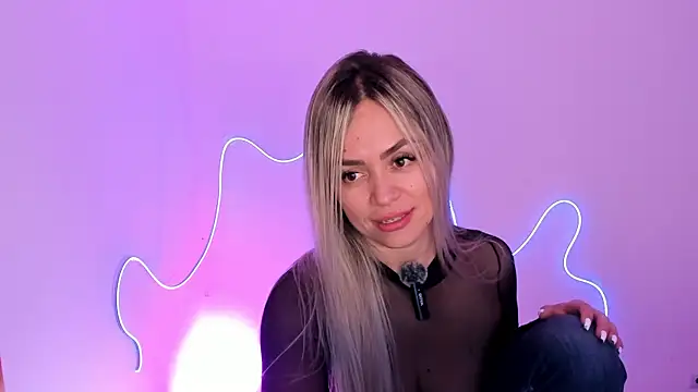 Snapshot of nicole_valencia_ chatting on 11.25.25 nicole valencia online show from 11.25.25