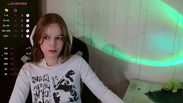 Snapshot of amelia_sweeti chatting on 09.23.25 amelia sweeti online show from 09.23.25