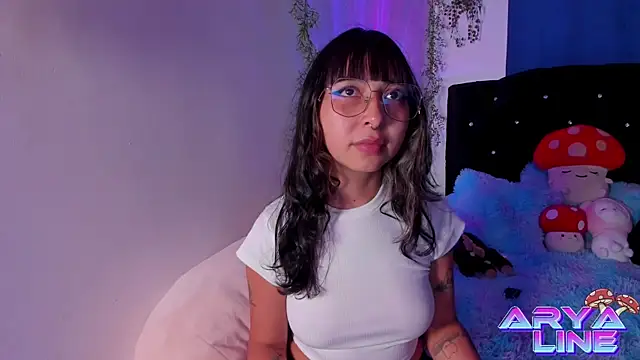 Snapshot of arysUwU chatting on 01.14.25 arysUwU online show from 01.14.25