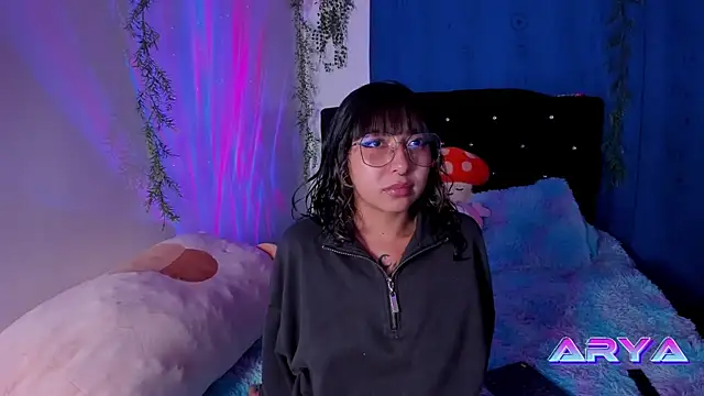 Snapshot of arysUwU chatting on 02.06.25 arysUwU online show from 02.06.25