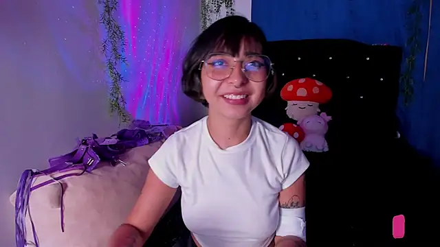 Snapshot of arysUwU chatting on 02.15.25 arysUwU online show from 02.15.25