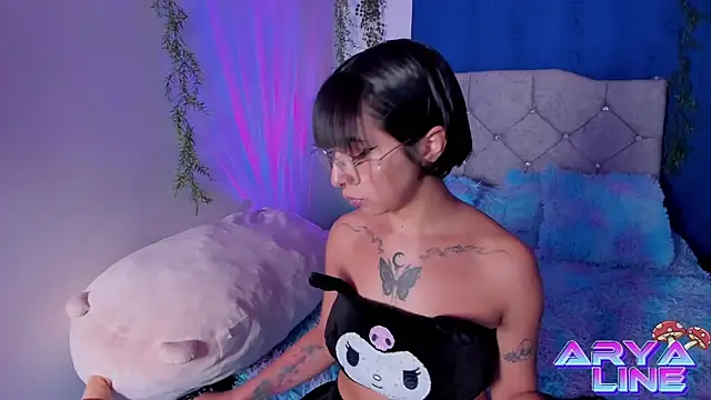 Snapshot of arysUwU chatting on 03.21.25 arysUwU online show from 03.21.25