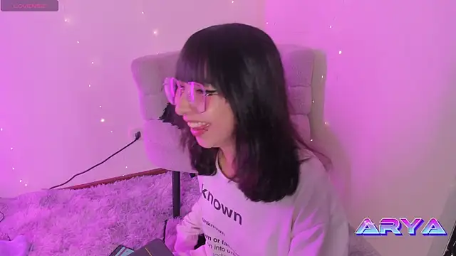 Snapshot of arysUwU chatting on 06.26.26 arysUwU online show from 06.26.26