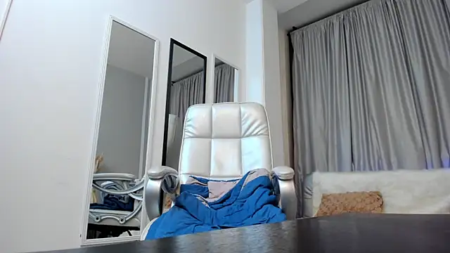 Snapshot of mariiana_murillo01 chatting on 03.01.25 mariiana murillo01 online show from 03.01.25