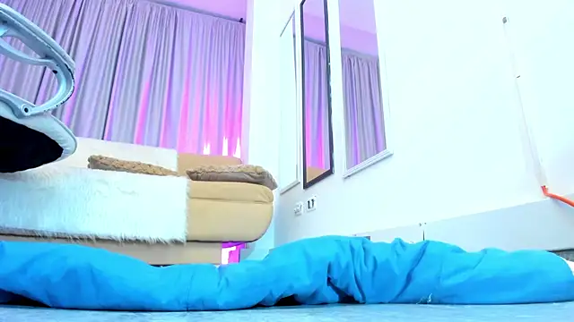 Snapshot of mariiana_murillo01 chatting on 10.26.25 mariiana murillo01 online show from 10.26.25