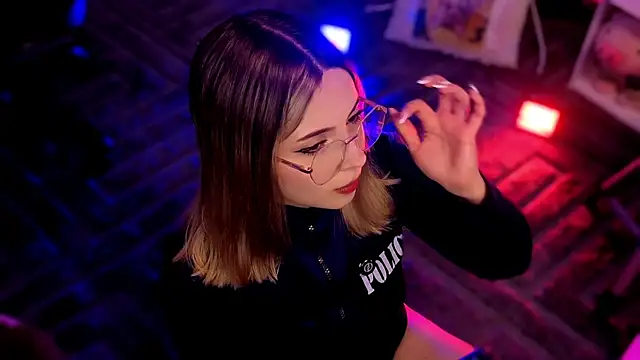 EmilyMiller  online show from 07.11.26