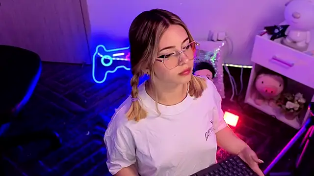 EmilyMiller  online show from 07.21.26