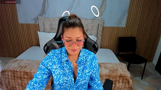 Snapshot of mia_18v chatting on 07.30.26 mia 18v online show from 07.30.26