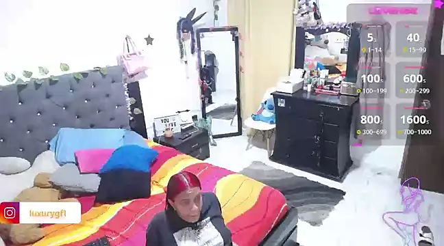 Snapshot of Pocahontaslovex chatting on 12.18.24 Pocahontaslovex online show from 12.18.24