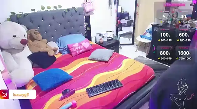 Snapshot of Pocahontaslovex chatting on 12.18.24 Pocahontaslovex online show from 12.18.24