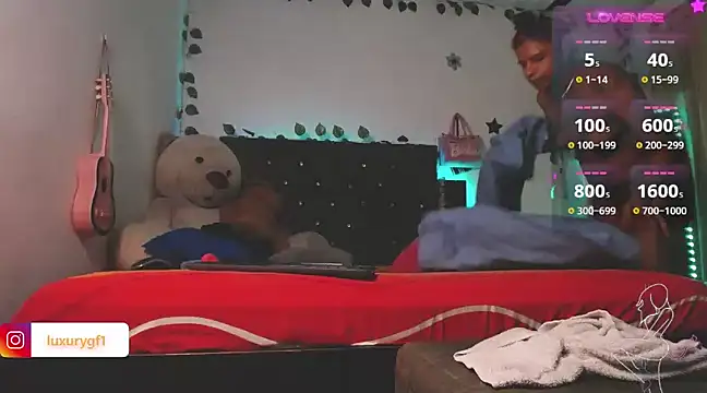 Snapshot of Pocahontaslovex chatting on 12.20.24 Pocahontaslovex online show from 12.20.24