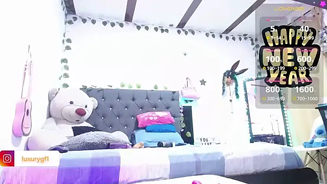 Snapshot of Pocahontaslovex chatting on 01.01.25 Pocahontaslovex online show from 01.01.25