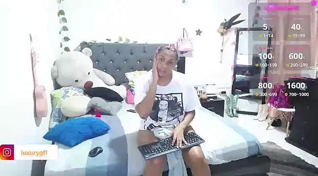 Snapshot of Pocahontaslovex chatting on 01.11.25 Pocahontaslovex online show from 01.11.25