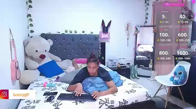 Snapshot of Pocahontaslovex chatting on 01.17.25 Pocahontaslovex online show from 01.17.25