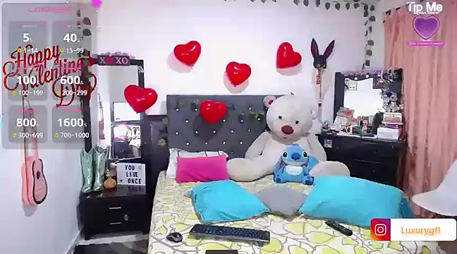 Snapshot of Pocahontaslovex chatting on 02.14.25 Pocahontaslovex online show from 02.14.25