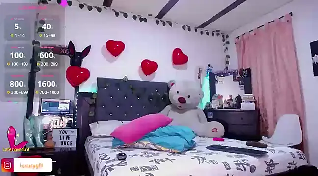 Snapshot of Pocahontaslovex chatting on 02.18.25 Pocahontaslovex online show from 02.18.25