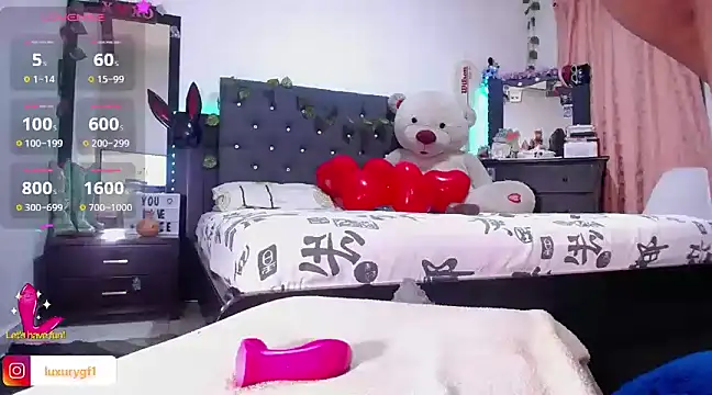 Snapshot of Pocahontaslovex chatting on 02.20.25 Pocahontaslovex online show from 02.20.25