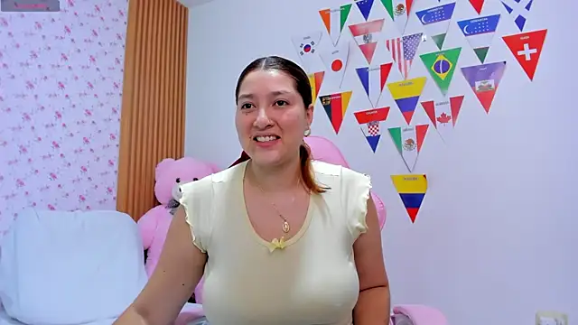 Snapshot of Soyqueen chatting on 06.29.26 Soyqueen online show from 06.29.26