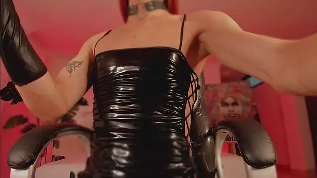 Taylor  foxxx online show from 12.04.24