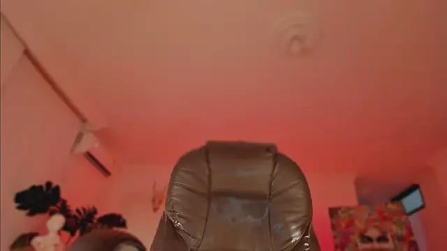 Taylor  foxxx online show from 12.14.24